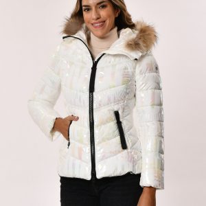 Chaqueta plumífero con bolsillos y capucha